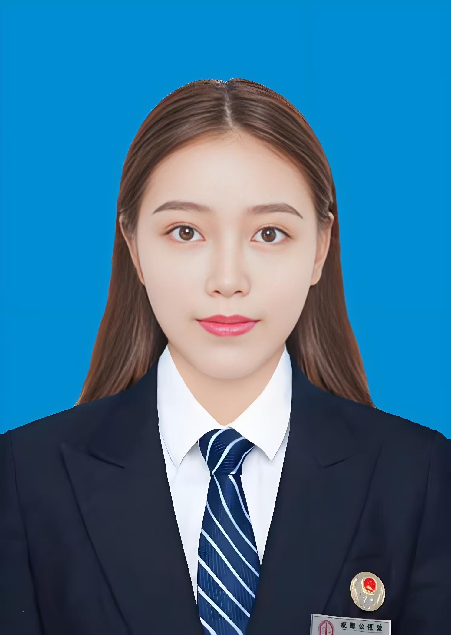 6 罗曦，大学本科，公证员。